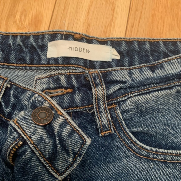 Hidden jeans. Straight leg with rips on both legs. Size 25. Perfect condition! - Picture 4 of 4